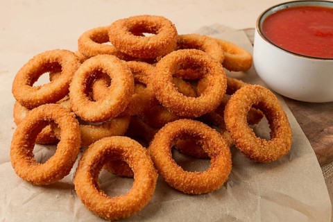 Fried onion rings, deep-fried, snack, no people, selective focus