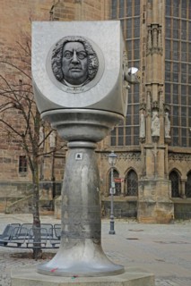 Sculpture AnsBACH-SÄULE by Jürgen Goertz 2003, memorial to Johann Sebastian Bach, head, face,