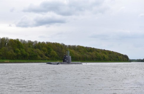 Warship, submarine, submarine TKMS Submarine 01 sailing in the Kiel Canal, Kiel Canal,