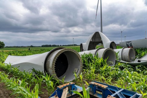 Repowering, dismantled Enercon E-58 wind turbine in a wind farm near Issum, 9 older wind turbines