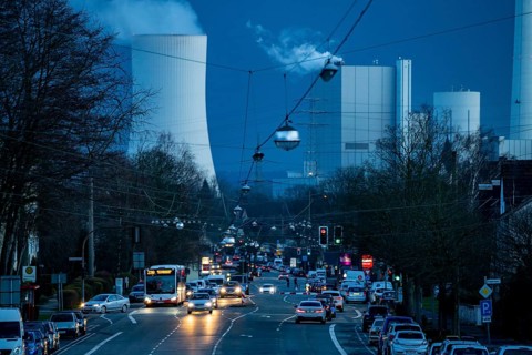 Cooling tower of the Herne combined heat and power plant, STEAG, 130 metres high, view along