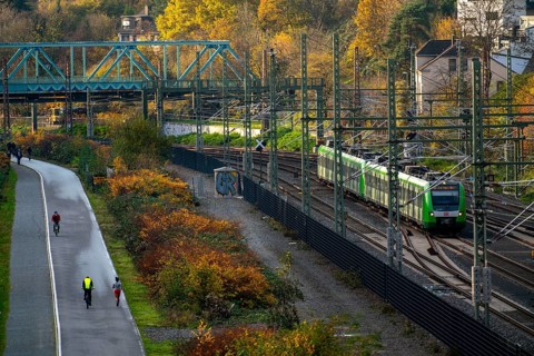 Radschnellweg Ruhr, RS1, along the railway line between Essen and Mülheim, shared cycle path,