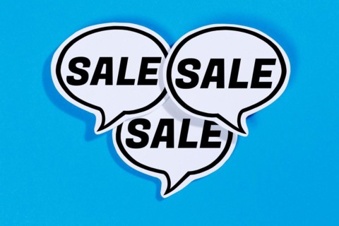Sale offer when shopping in speech bubbles Communication business concept