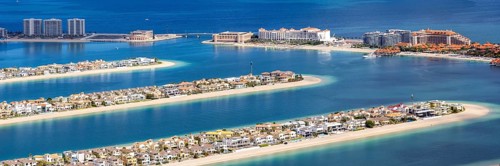 Luxury villas properties on The Palm Jumeirah man-made island with beach panorama in Dubai, United