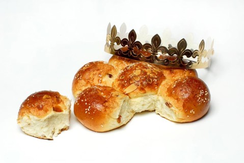 Epiphany cake with raisins and paper crown, Epiphany cake, Epiphany day