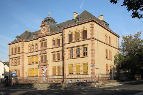 Neo-Renaissance Robert Koch School, Höchst, Main, Frankfurt, Hesse, Germany, Europe