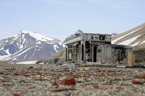 Old wooden hunting cabin in the Hornsund, Svalbard, Spitsbergen, Norway, Europe