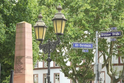 High fountain, street light and street name, signs, Gronauer Straße, Alt-Bornheim, Bornheim, Main,