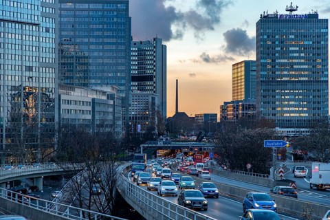Motorway A40, Ruhrschnellweg, in Essen, junction Essen-Zentrum, city skyline, Ruhrschnellweg