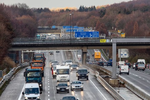 Motorway A3 between Opladen and Leverkusen, rainy weather, autumn, heavy traffic