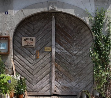 Historic farm gate from 1824, Eltmann, Lower Franconia, Bavaria, Germany, Europe