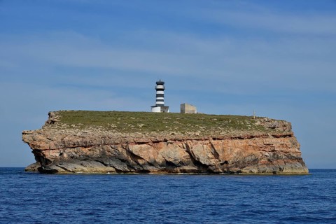 Lighthouse on the island of Na Foradada, Parque Nacional de Cabrera, Cabrera National Park, Cabrera