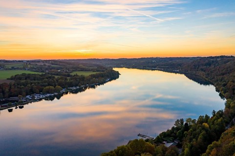 Sunset at Lake Baldeney in Essen, Ruhr reservoir, Essen, North Rhine-Westphalia, Germany, Europe