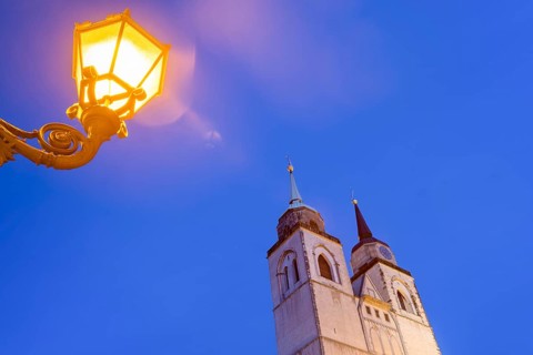 St John's Church at the blue hour, street lamp, Magdeburg, Saxony-Anhalt, Germany, Europe