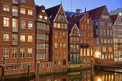 Europe, Germany, Hamburg, City, Nikolaifleet, evening mood canal side, backside of the historic