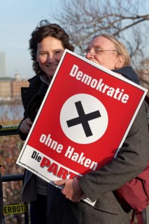 Demonstrators with banner, Democracy without a hook, large demonstration against right-wing
