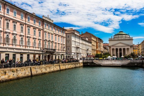 Commercial and residential houses of old families on the Grand Canal in the heart of Borgo