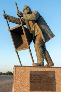 Monument to people who built dykes, Dorum-Neufeld, Wurster Land, Lower Saxony, Germany, Europe