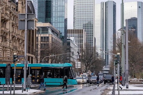 Winter in the city, Gallusanlage street, Frankfurt, Hesse, Germany, Europe