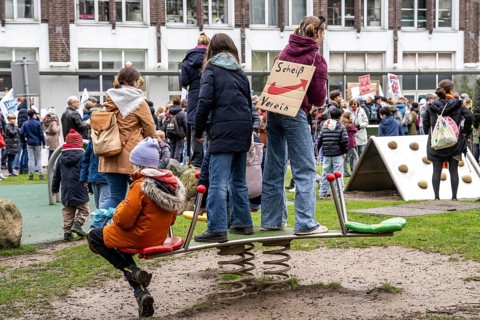 Pupils demonstrate against right-wing extremism, under the motto Schule bleibt Bunt (school remains
