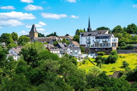 Blankenberg district of Hennef, Blankenberg Castle, near Hennef, above the Siegschleife in
