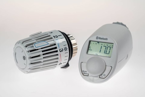 Heating thermostats, digital and manual thermostats, for heat control on heating systems