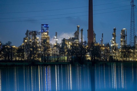 Ruhr oil refineries in Gelsenkirchen, Scholven, North Rhine-Westphalia, Germany, Europe