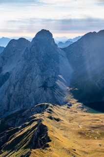 Obstanserseehütte and Roßkopf mountain peak, Carnic High Trail, Carnic Alps, Carinthia, Austria,