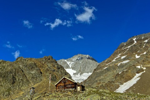 Bietschhorn hut of the Academic Alpine Club of Bern AACB, Bietschhorn summit at the rear,