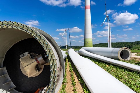 Repowering of a wind farm, near Brilon-Radlinghausen, 2 old turbines are demolished, rotors and