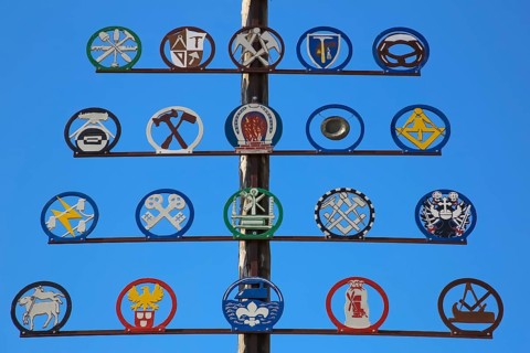 Sign of craftsmanship on the maypole, tradition, customs, Alter Schulplatz, Hemmingen, Ludwigsburg