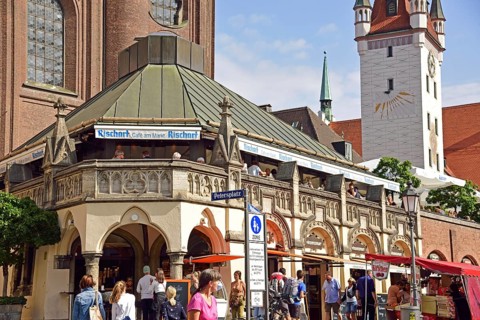 Europe, Germany, Bavaria, City of Munich, Viktualienmarkt, St Peter's Square, Cafe Rischarts, Tower
