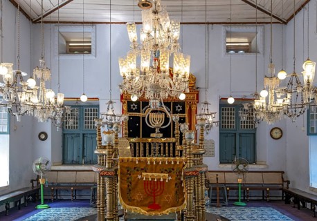 Interior of Paradesi Synagogue, Matancherry, Jew Town, Cochin, Kerala, India, Asia