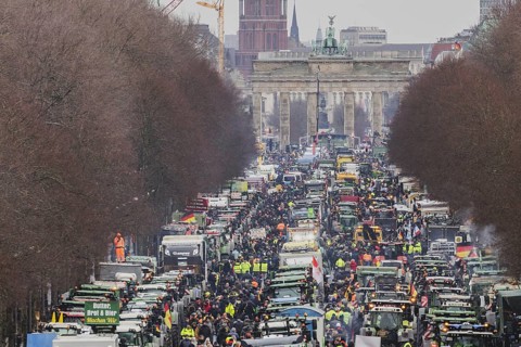 Road blockades, taken as part of the farmers' protests in Berlin, 15 January 2024. 10, 000