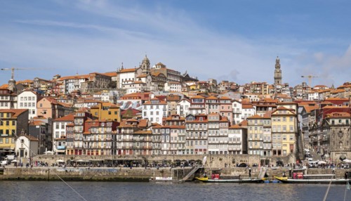 View of the vibrant Ribeira district and Douro River, Porto, Portugal, Europe