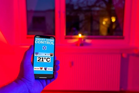 Smart Home application, control of heating, room temperature via Bluetooth, mobile phone,