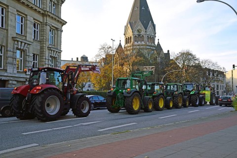 Europe, Germany, Hamburg, city centre, Karolinenstraße, Gnadenkirche, demonstration, farmers,