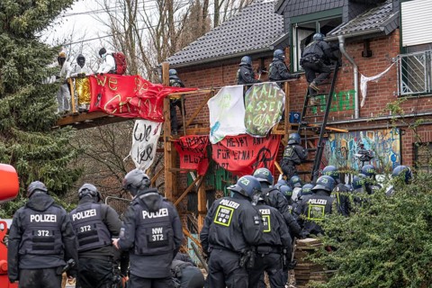 2nd day of the eviction of the Lützerath hamlet, occupied buildings of the former farm, by climate