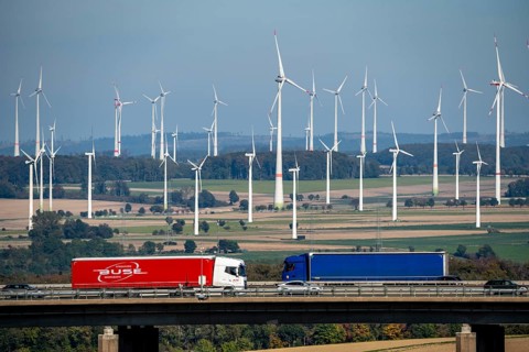 Wind farm near Lichtenau, bridge on the A44 motorway, Ostwestfalen Lippe, North Rhine-Westphalia,