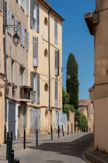 An alley in the historic centre of Aix-en-Provence, Aix-en-Provence, Provence-Alpes-Côte d'Azur,