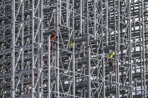 Construction of a high-bay warehouse, storage system for high space utilisation, in steel