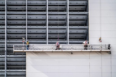 Construction of a high-bay warehouse, storage system for high space utilisation, in steel
