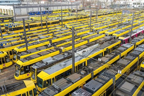 Warning strikes in local public transport, Ruhrbahn trams at the depot, VERDI union members on
