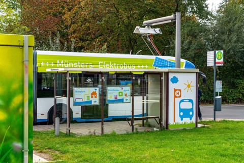 Electric bus from Stadtwerke Münster, at a fast charging station, bus stop, Dieckmannstrasse bus