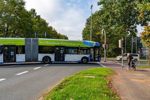 Electric bus from Stadtwerke Münster, at a fast charging station, bus stop, Dieckmannstrasse bus