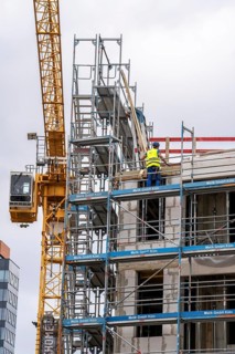 Large construction site, in Düsseldorf, construction of condominiums, shell construction,
