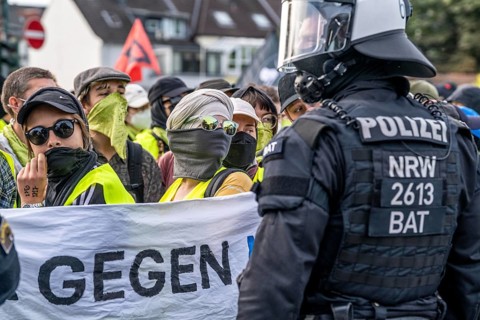 Demonstration against the AFD party conference in Essen, blockade of Alfredstraße, bridge over the