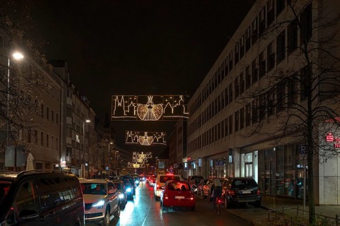 Car traffic in the old town centre during the Christmas market, Nuremberg, Middle Franconia,