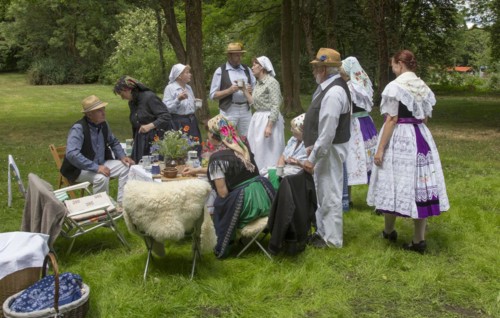 The traditional traditional costume dances is the motto of the Sorbian traditional costume dance