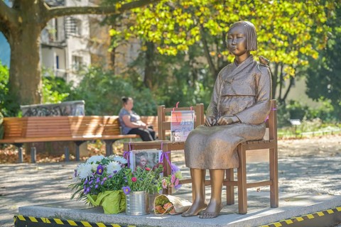 Peace statue Ari, memorial against forced prostitution, Unionplatz, Moabit, Berlin, Germany, Europe